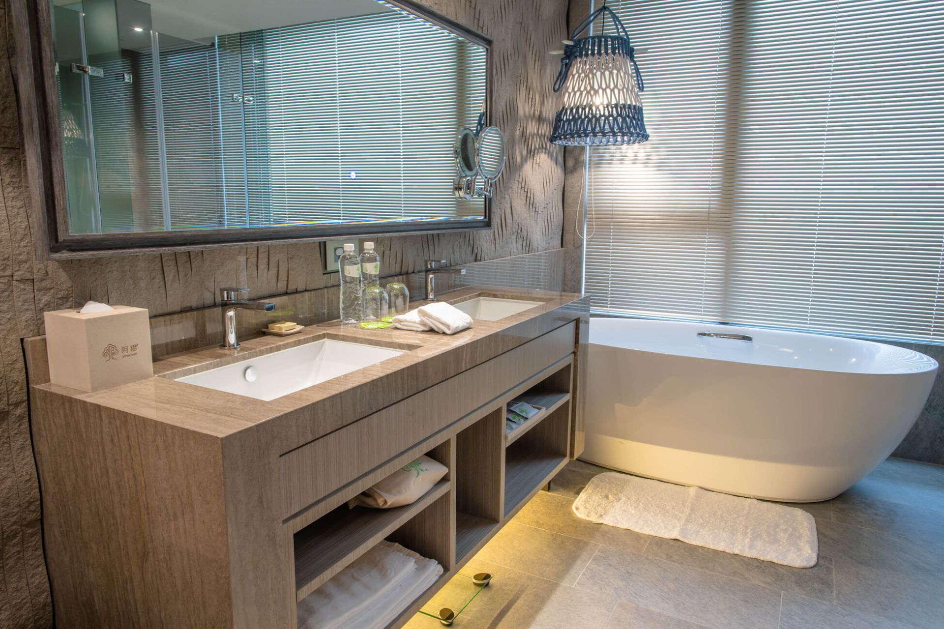 ALL_catalog_room_25F09_pVE16Jbjnl