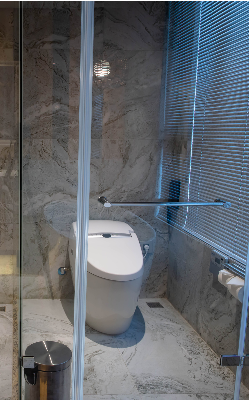 HCG感應式免治馬桶